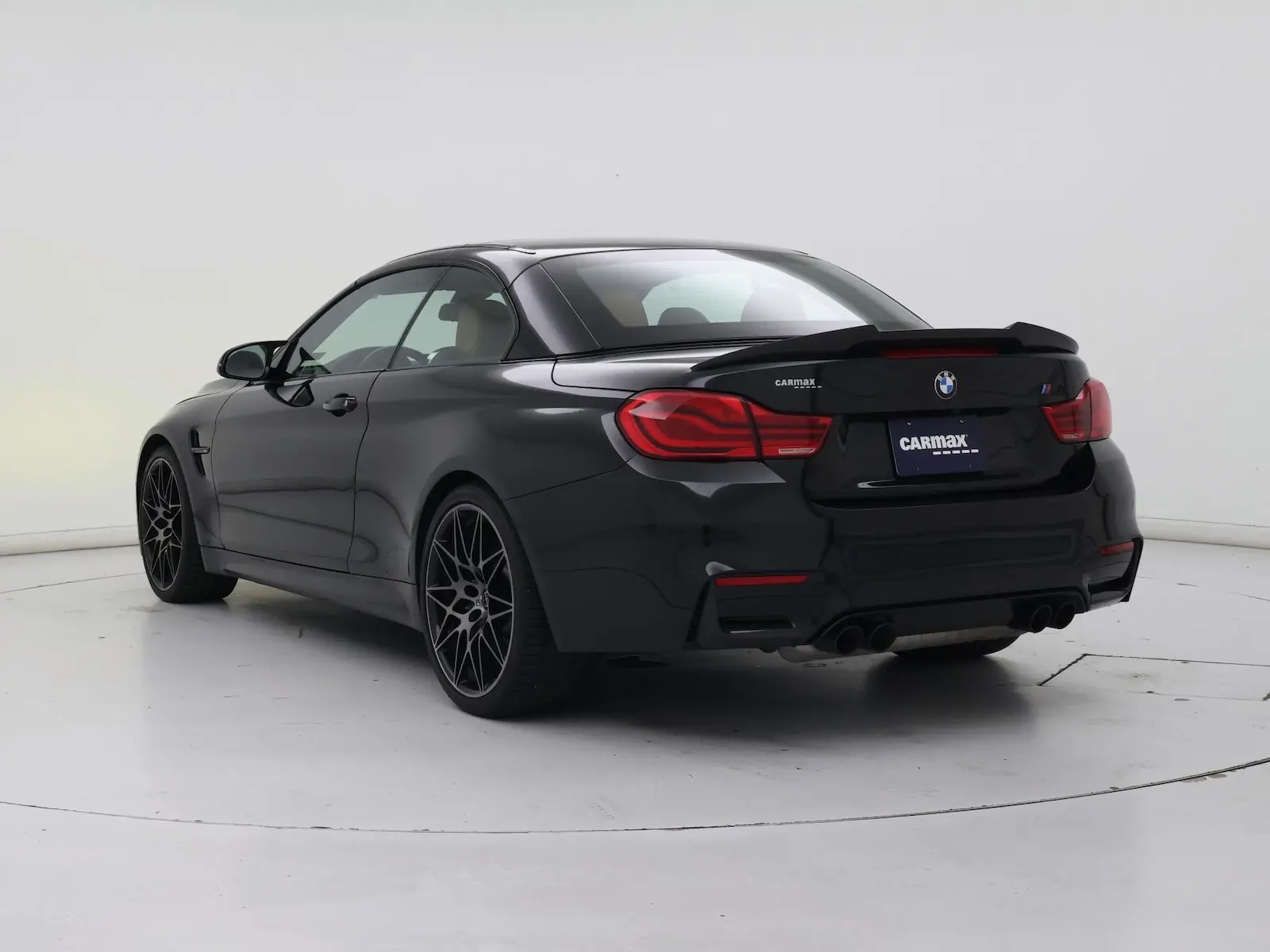 2018 BMW M4 Base photo 3