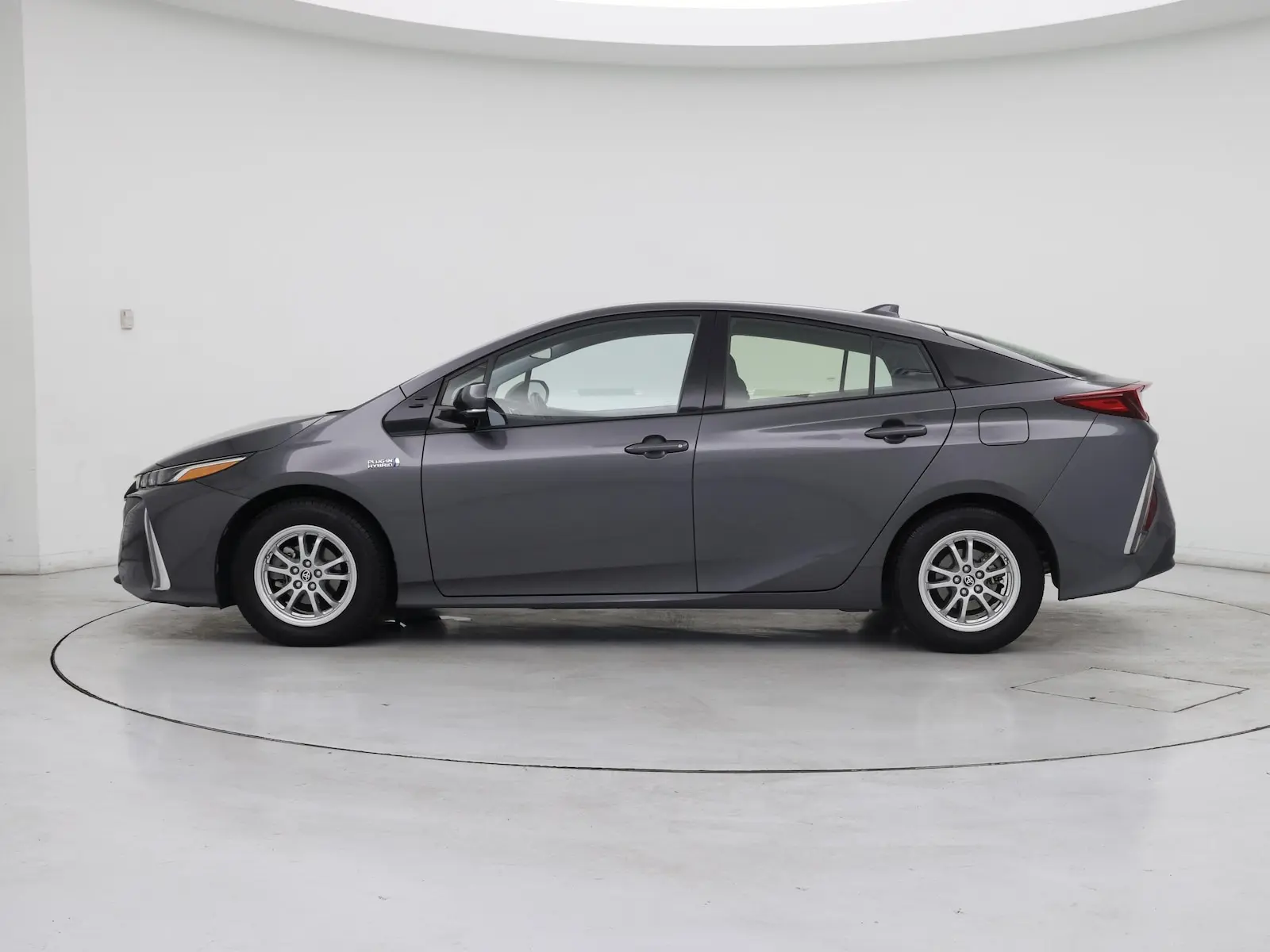 2017 Toyota Prius Prime Plus photo 4