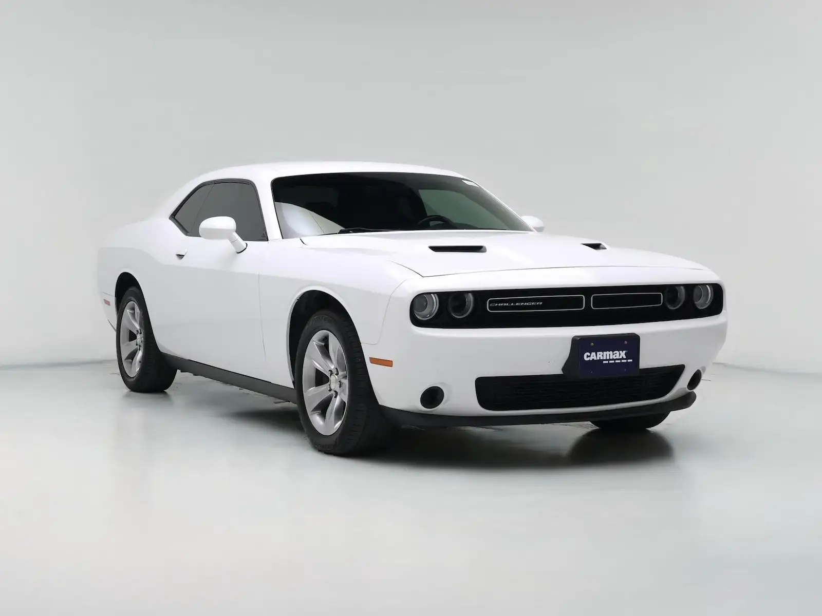 2016 Dodge Challenger SXT photo 1