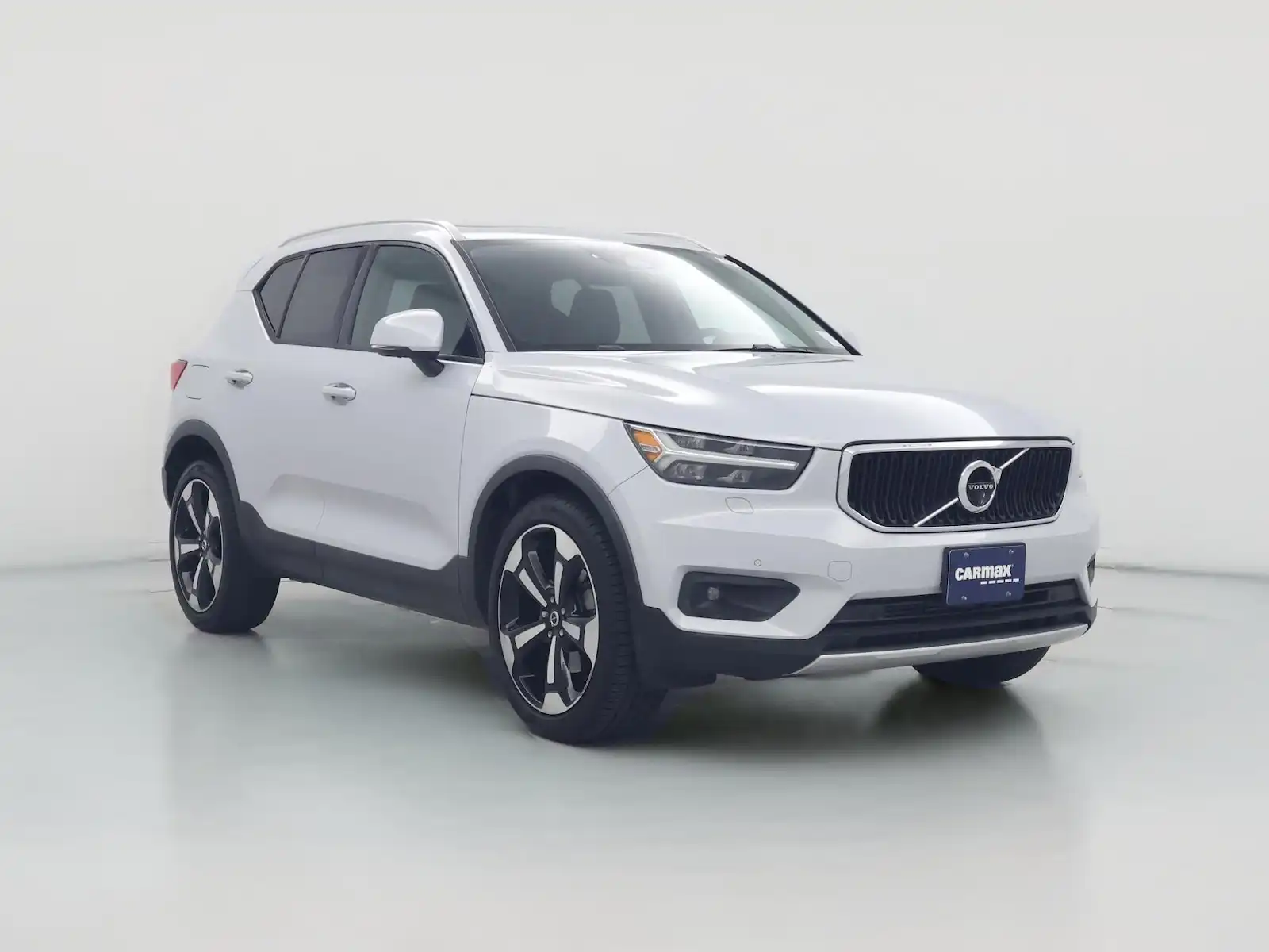 2021 Volvo XC40 T5 Momentum AWD's photo