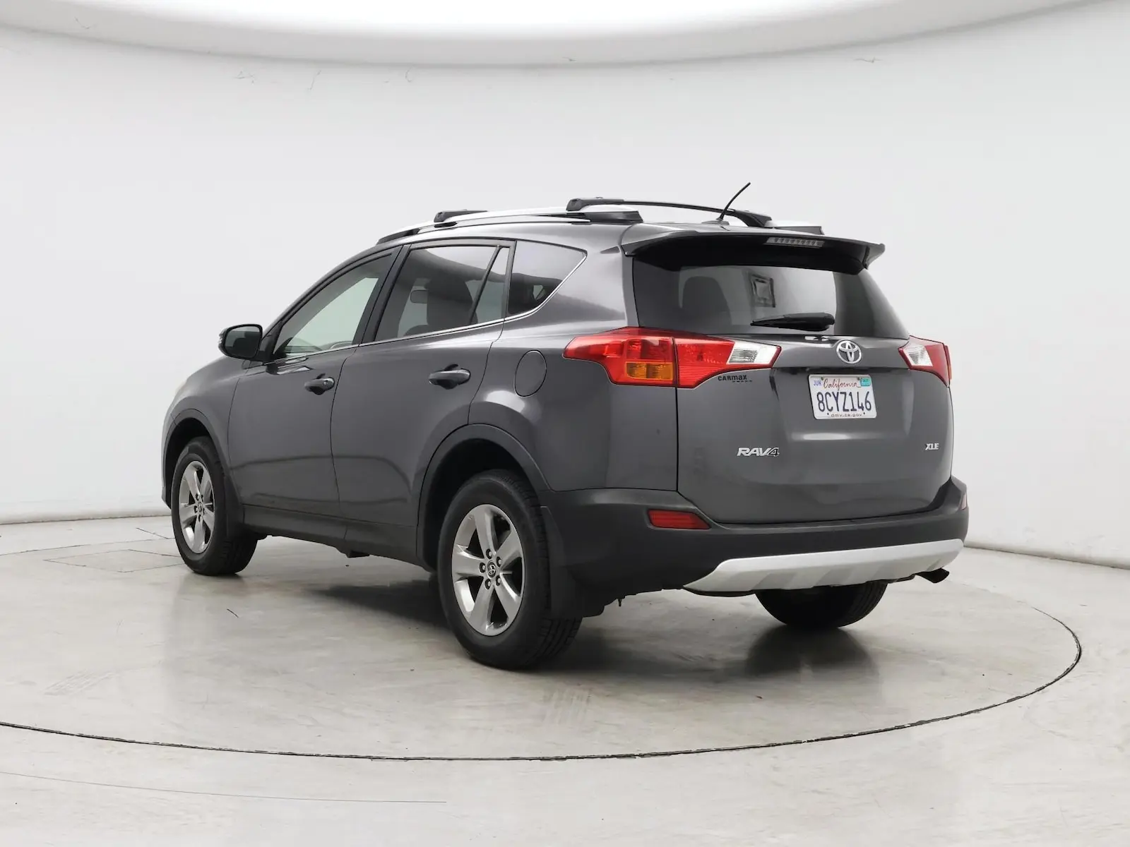 2015 Toyota RAV4 XLE photo 3