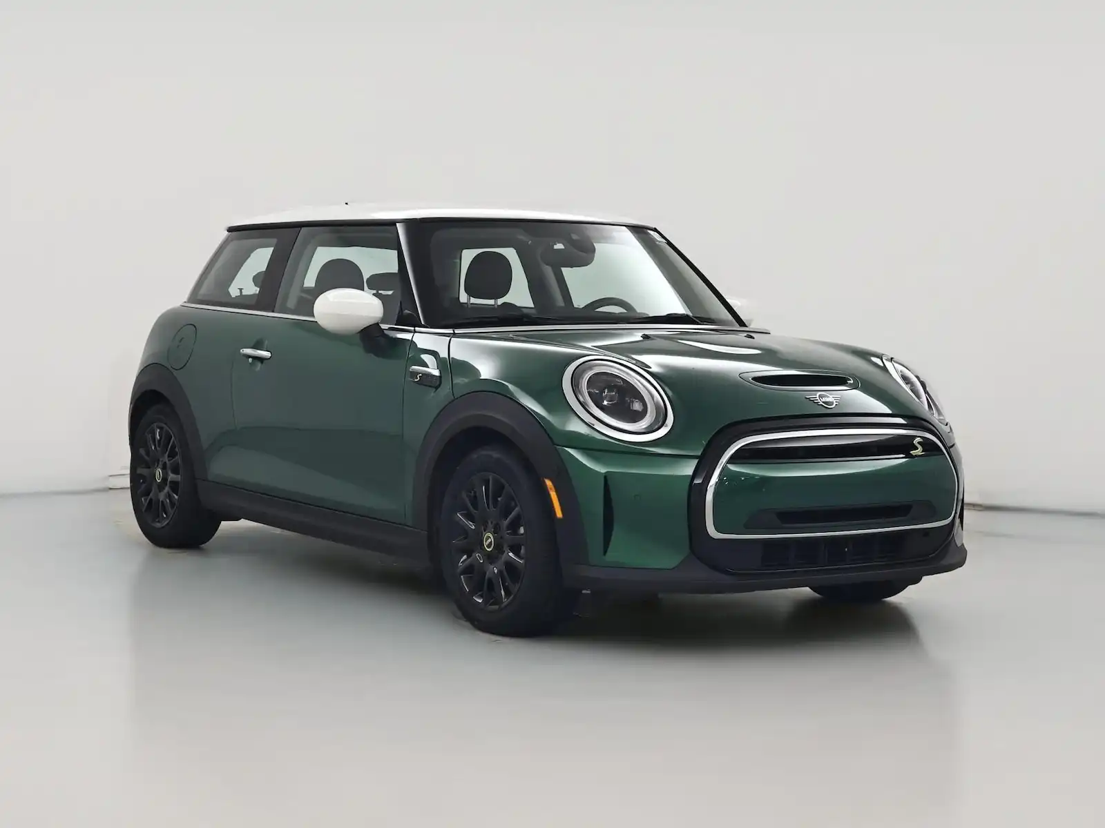 2022 MINI Hardtop Cooper SE's photo