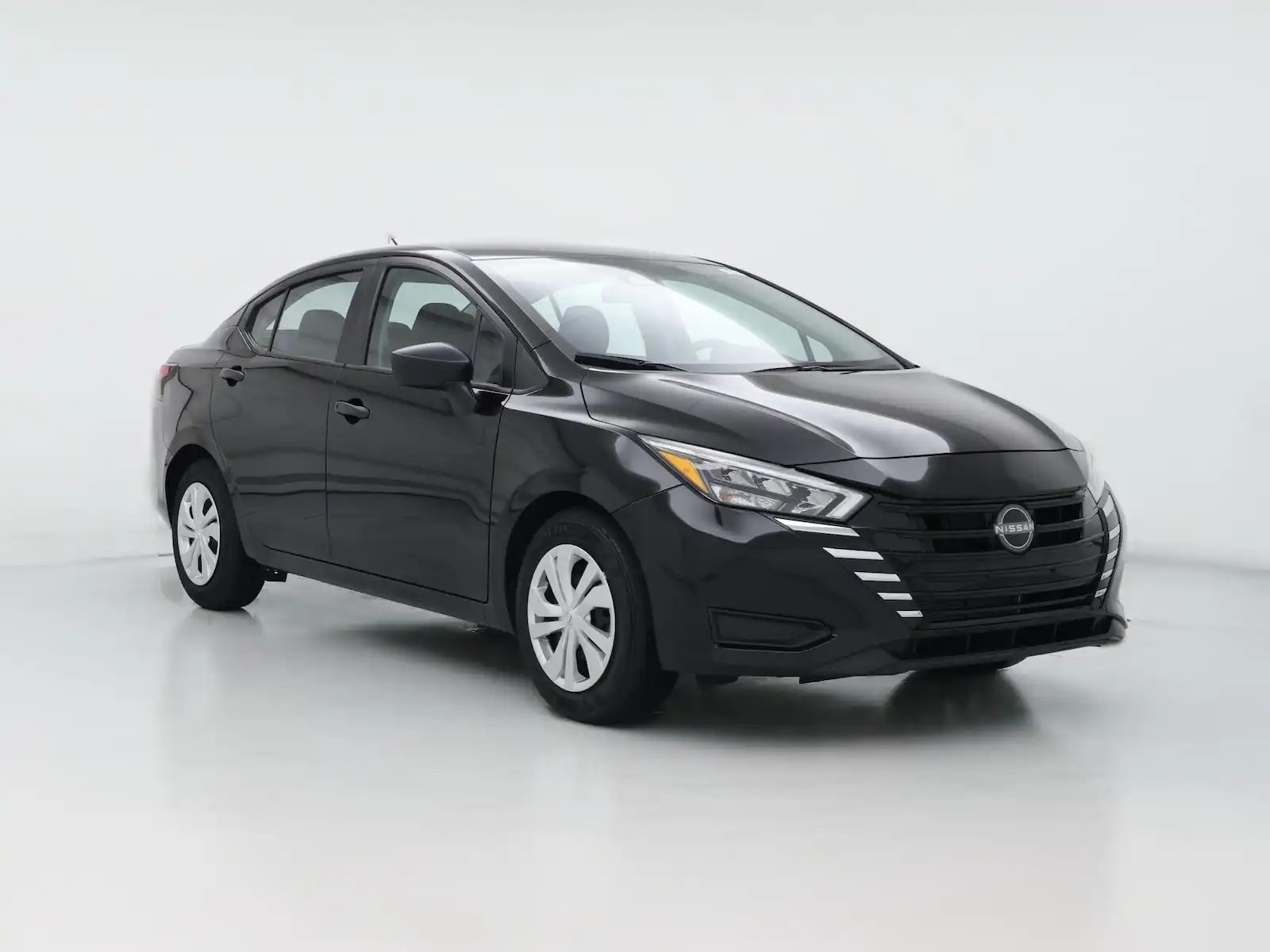2025 Nissan Versa 1.6 S CVT's photo