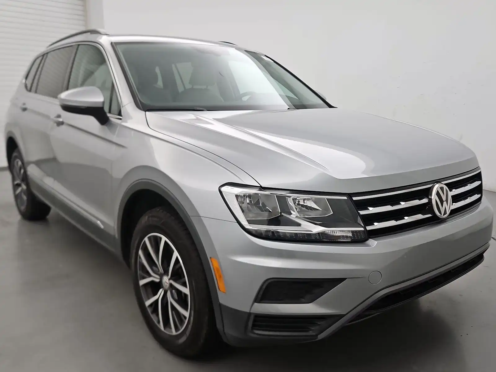 2020 Volkswagen Tiguan 2.0T SE's photo
