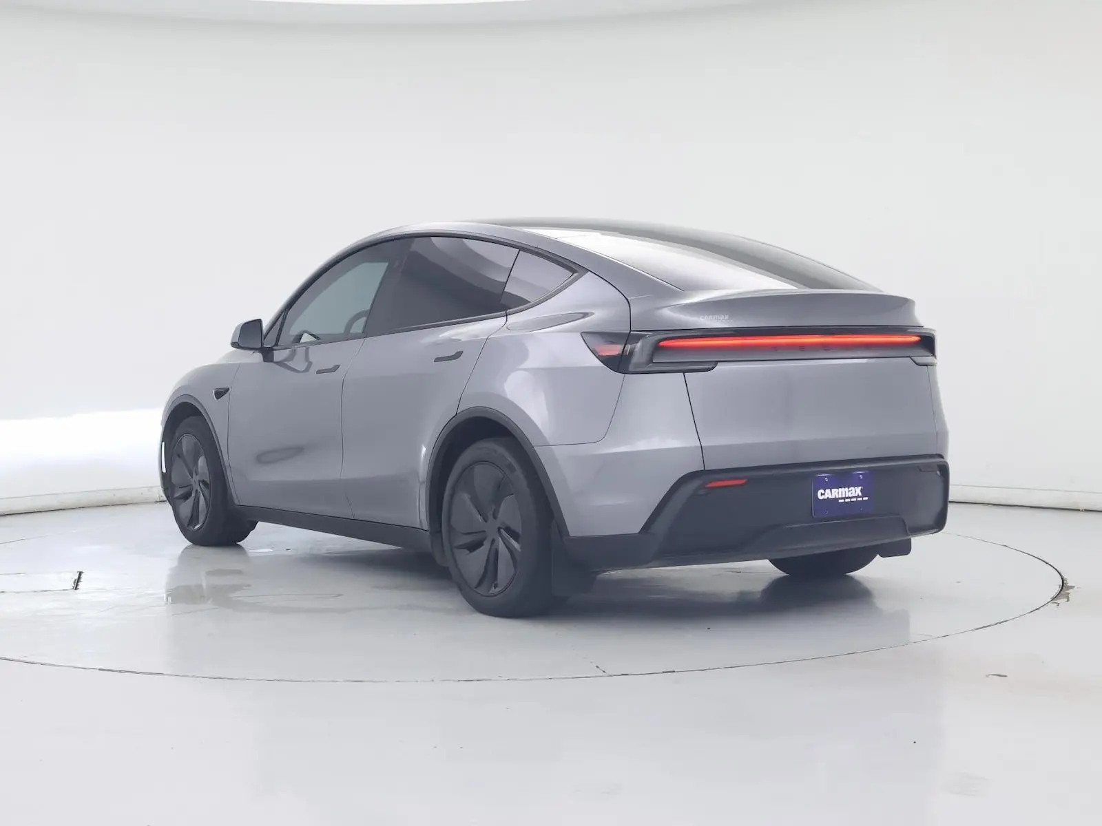 2026 Tesla Model Y Long Range RWD photo 3