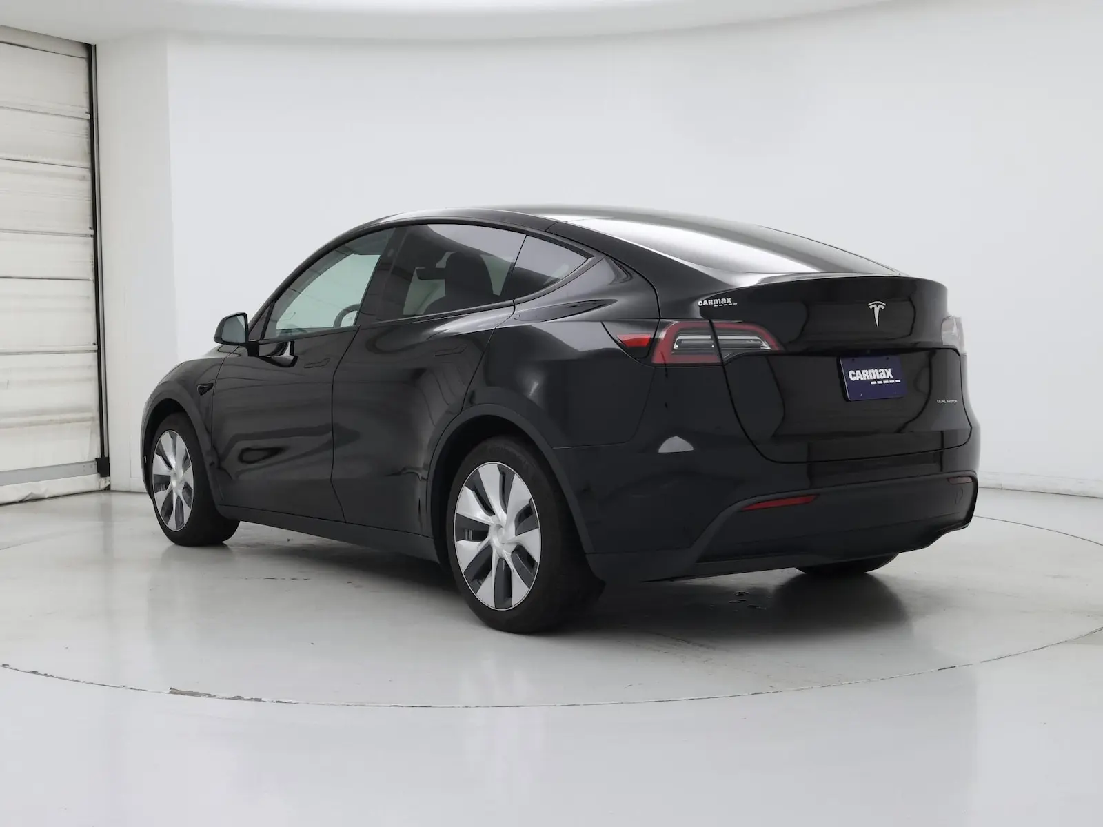 2024 Tesla Model Y Long Range Dual Motor AWD photo 3