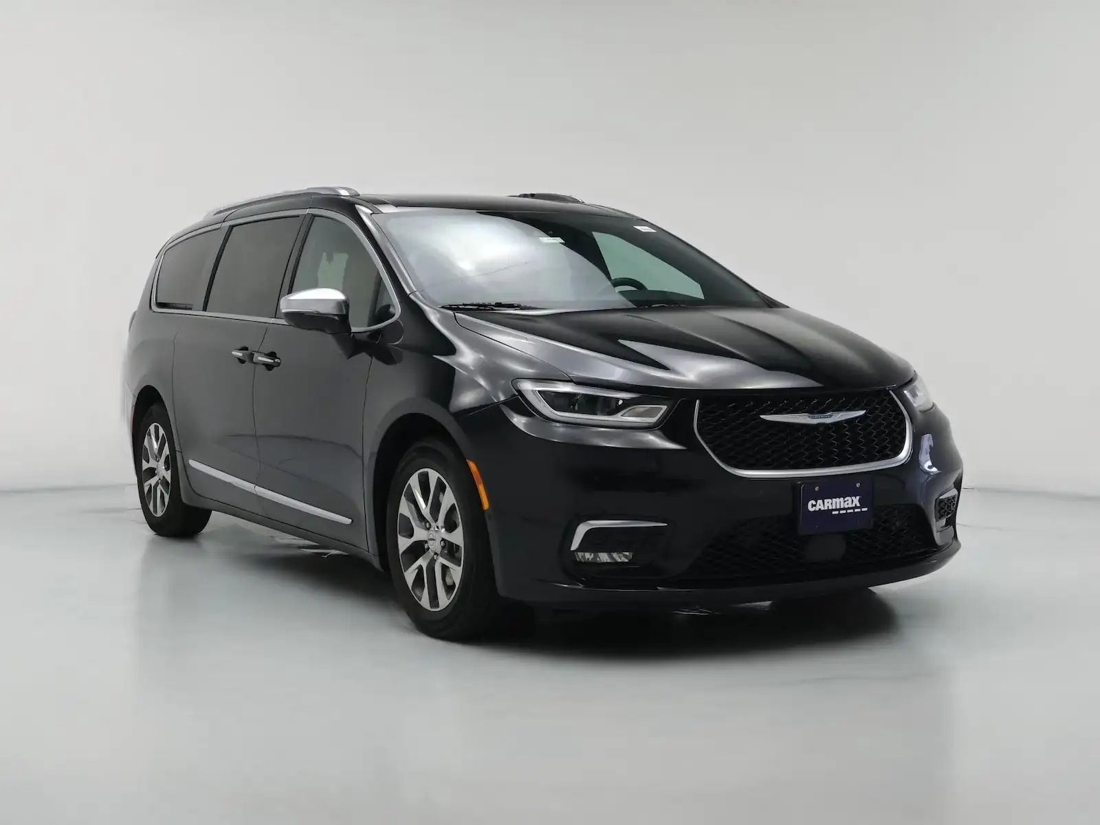 2021 Chrysler Pacifica Hybrid Pinnacle's photo
