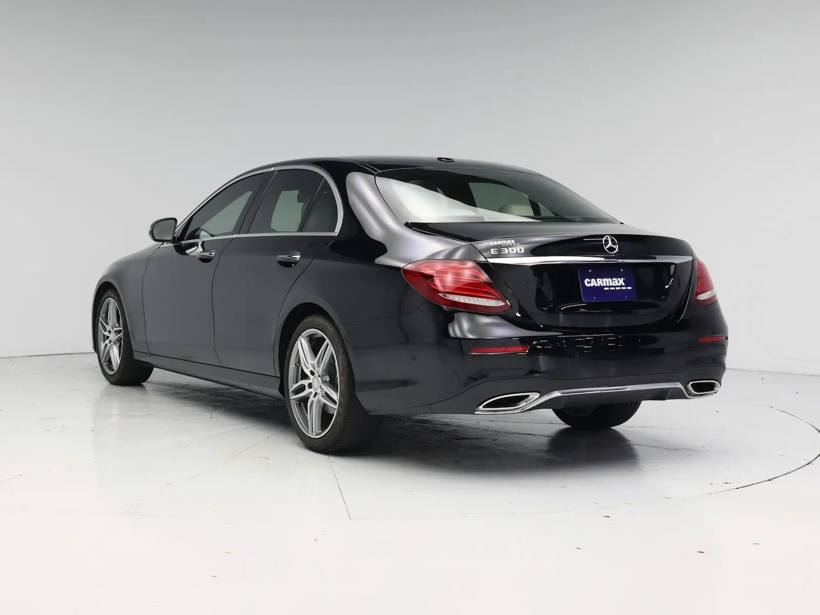 2017 Mercedes-Benz E-Class E300 photo 3