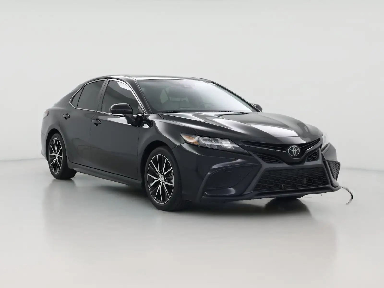 2023 Toyota Camry SE's photo