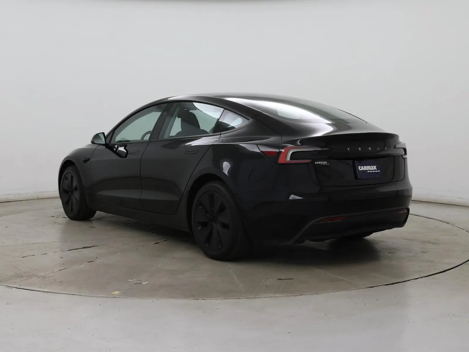 2025 Tesla Model 3 Long Range photo 3
