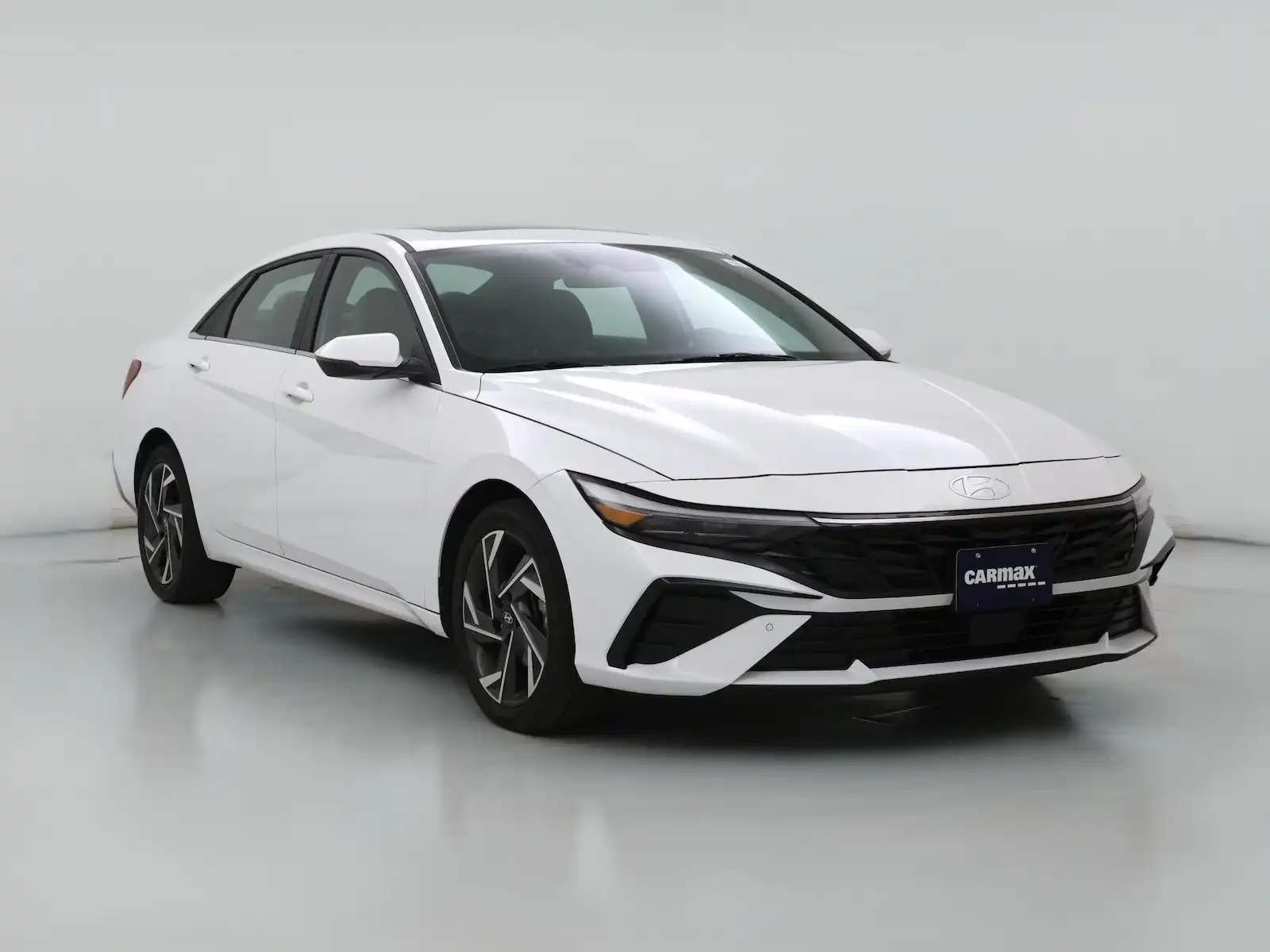 2024 Hyundai Elantra 1.6 Hybrid Limited DCT's photo