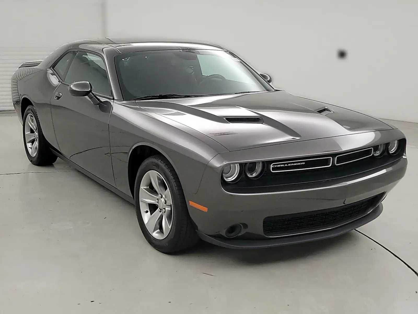 2019 Dodge Challenger SXT Auto's photo