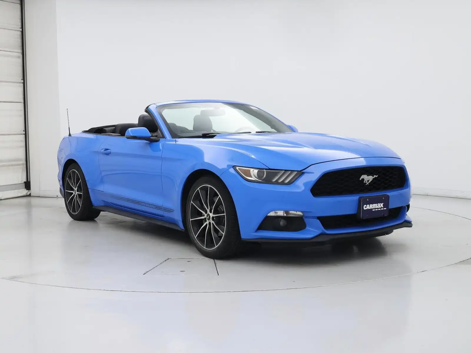 2017 Ford Mustang EcoBoost Premium Convertible's photo
