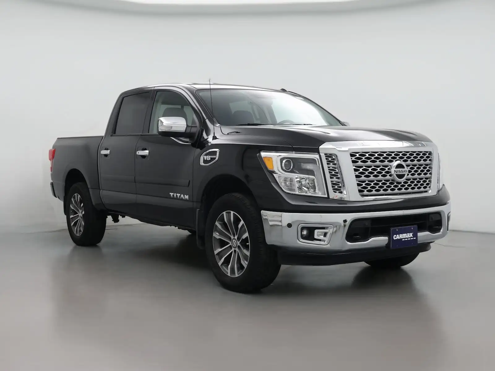2017 Nissan Titan SL 4WD Crew Cab's photo
