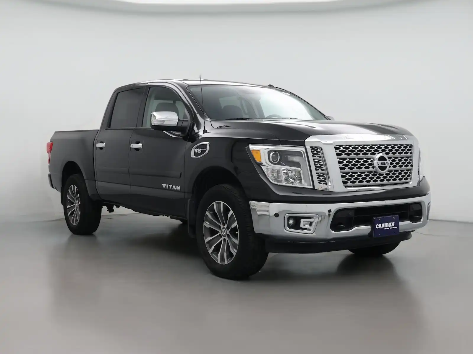 2017 Nissan Titan SL 4WD Crew Cab's photo