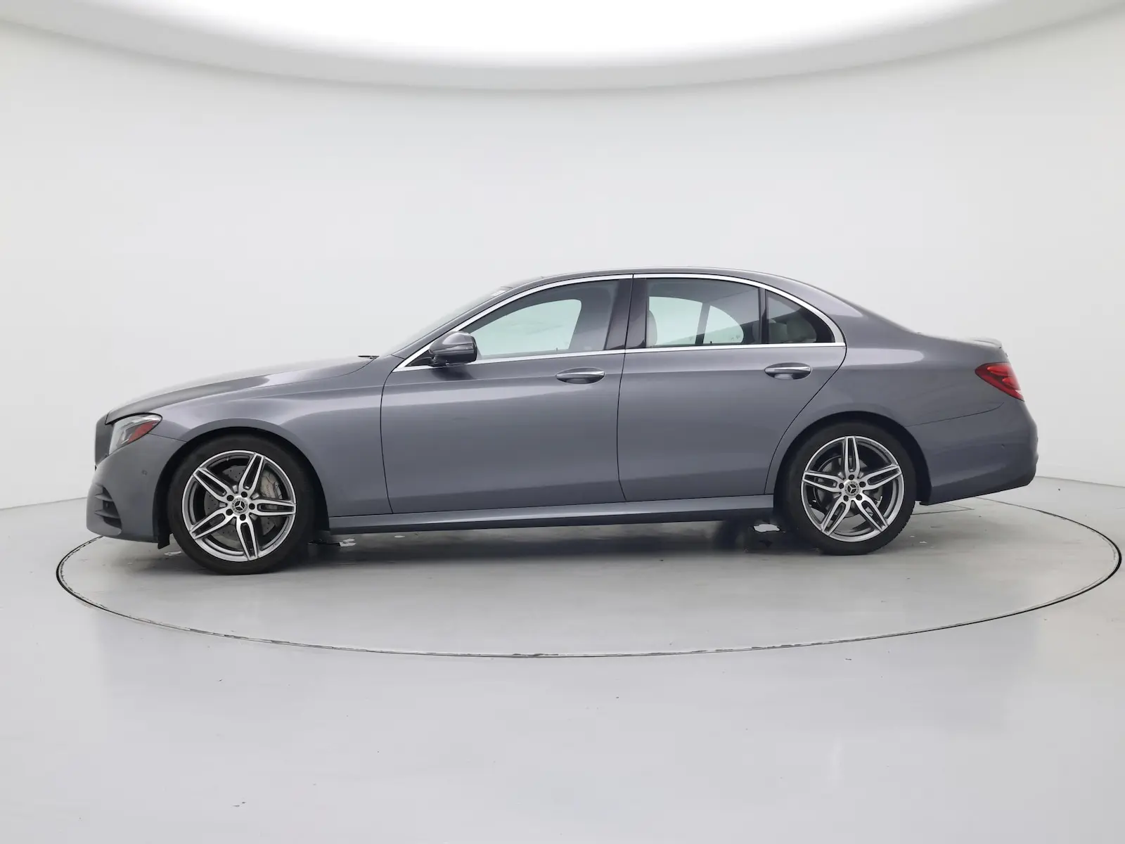 2018 Mercedes-Benz E-Class E300 photo 4