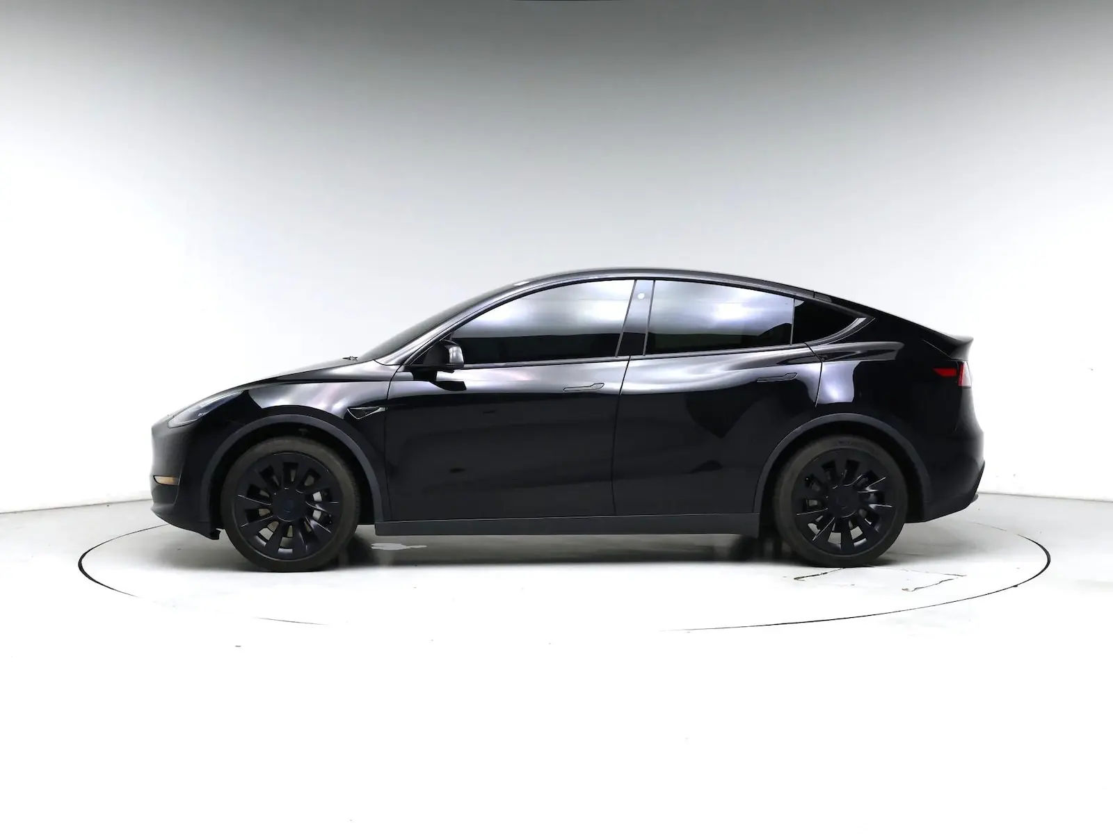 2021 Tesla Model Y Standard Range photo 4