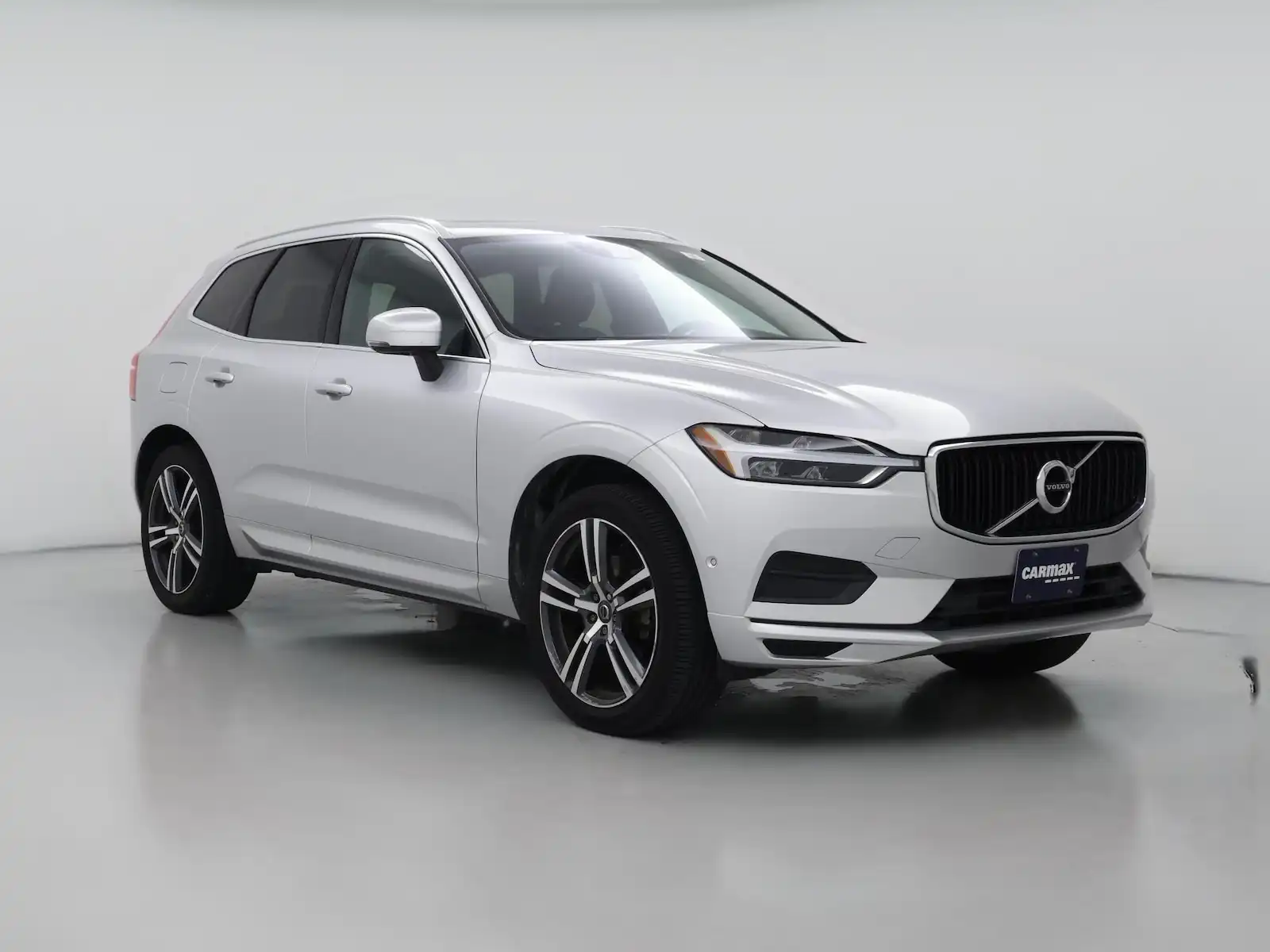 2019 Volvo XC60 T5 Momentum FWD's photo