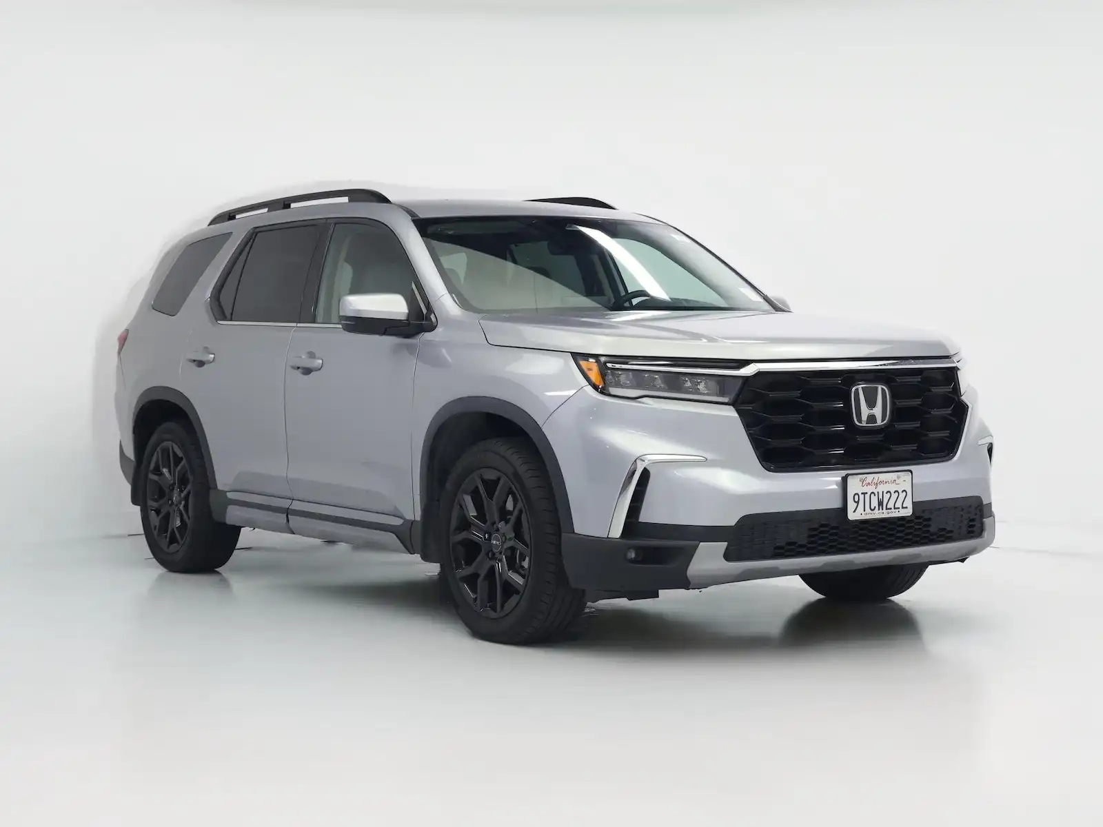 2025 Honda Pilot Touring 2WD's photo