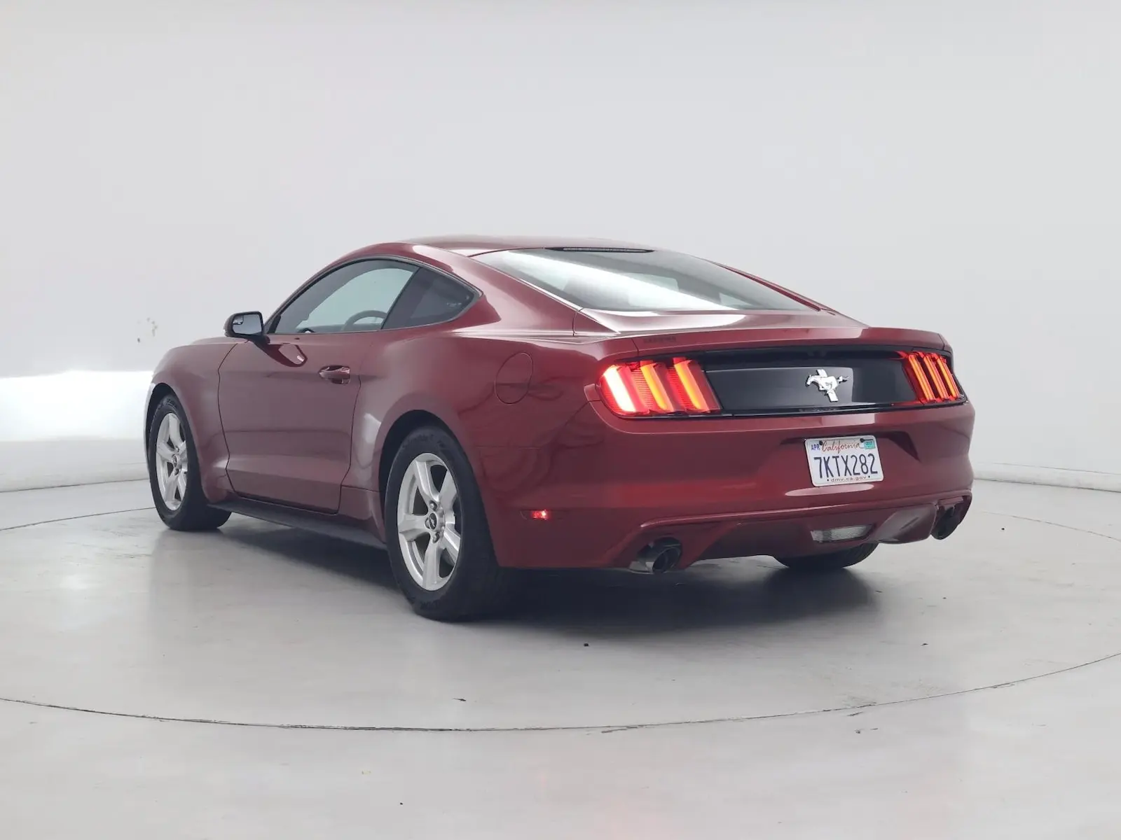 2015 Ford Mustang undefined photo 3