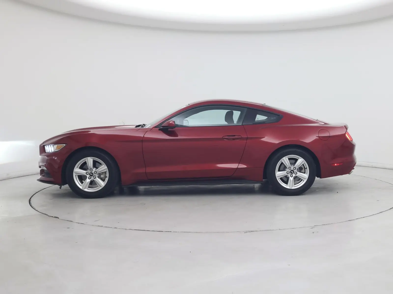 2015 Ford Mustang undefined photo 4