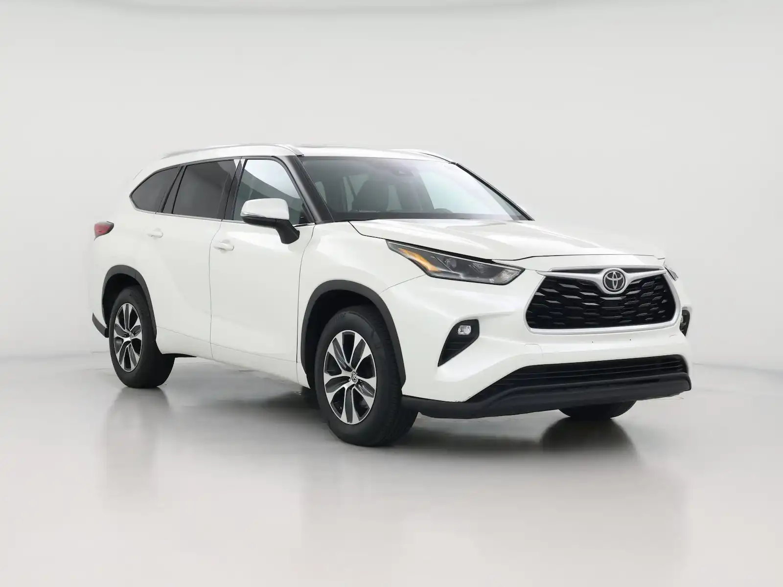 2021 Toyota Highlander XLE 2WD V6's photo