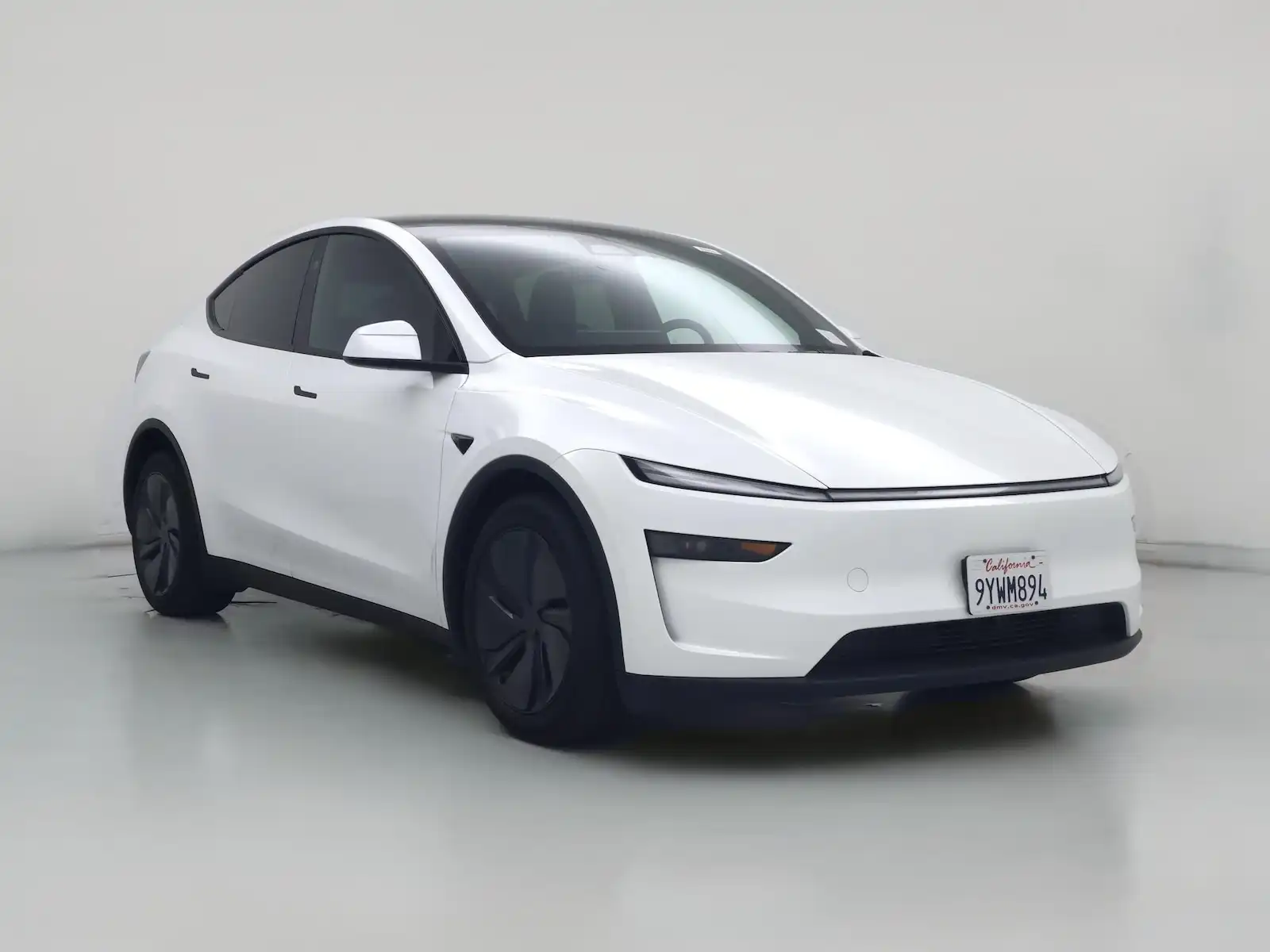 2026 Tesla Model Y Premium's photo
