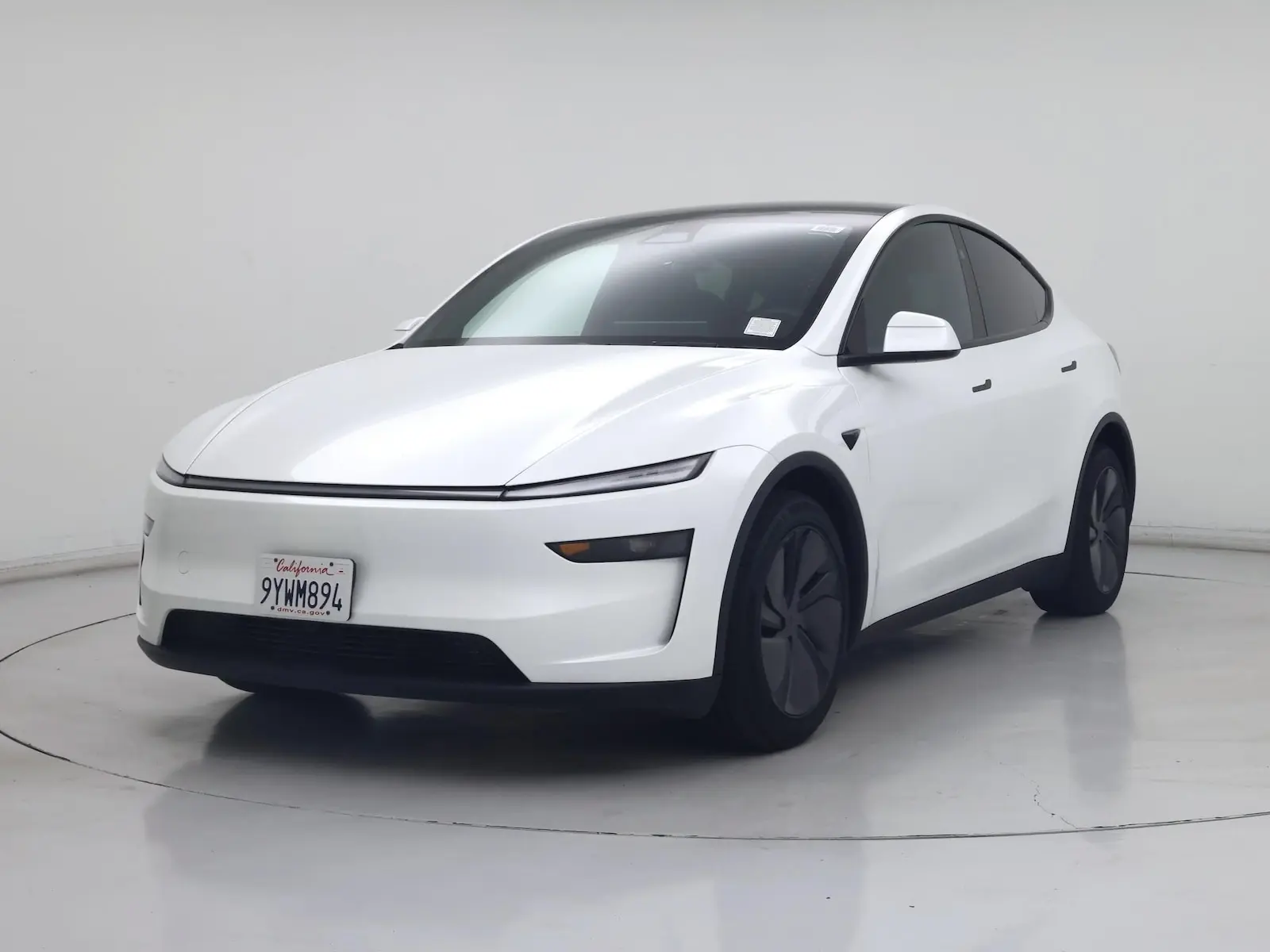 2026 Tesla Model Y Premium photo 5