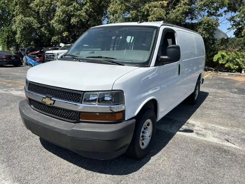 2023 Chevrolet Express Work Van HD 2500's photo