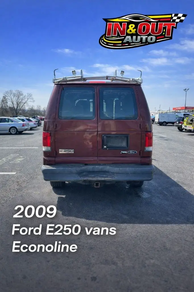 2009 Ford E-Series E-250 Van photo 3