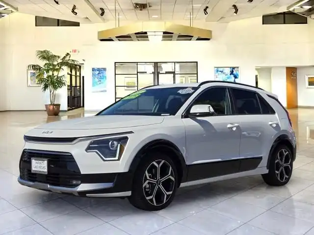 2023 Kia Niro EX Touring HEV's photo