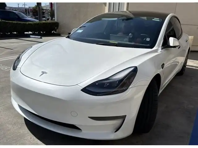 2023 Tesla Model 3 Performance's photo