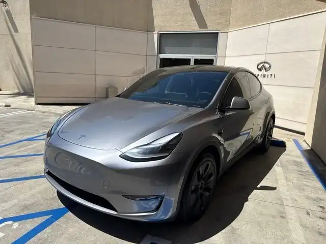 2025 Tesla Model Y Long Range Dual Motor All-Wheel Drive's photo