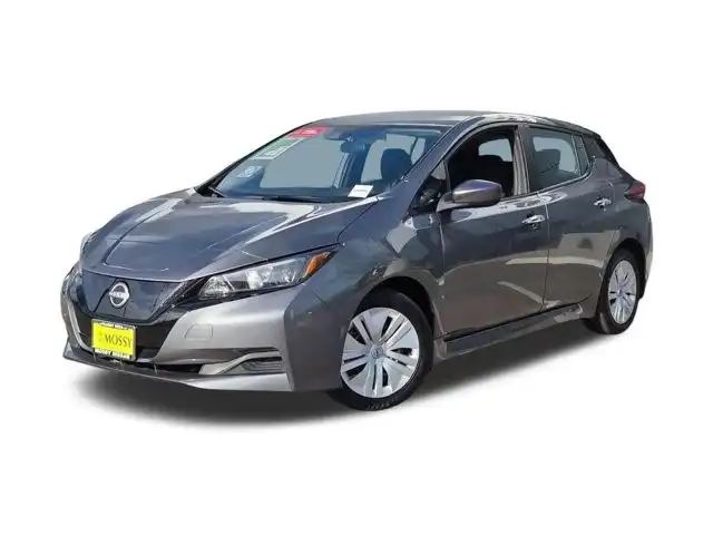 2025 Nissan Leaf S's photo