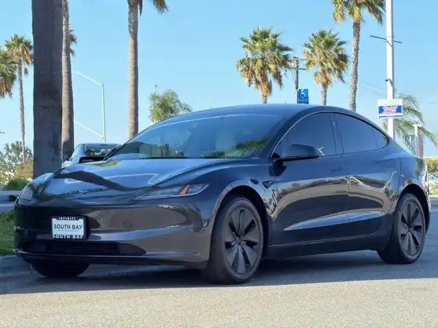 2025 Tesla Model 3 Long Range's photo