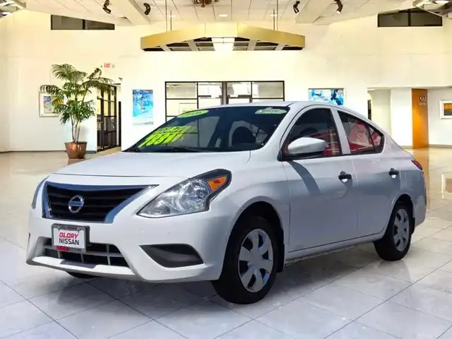 2016 Nissan Versa 1.6 S MT's photo