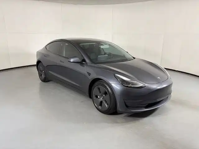 2023 Tesla Model 3 Base's photo