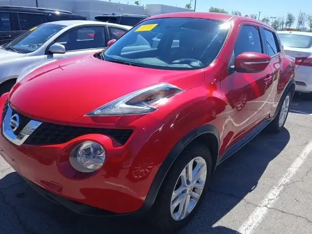 2016 Nissan Juke S FWD CVT's photo