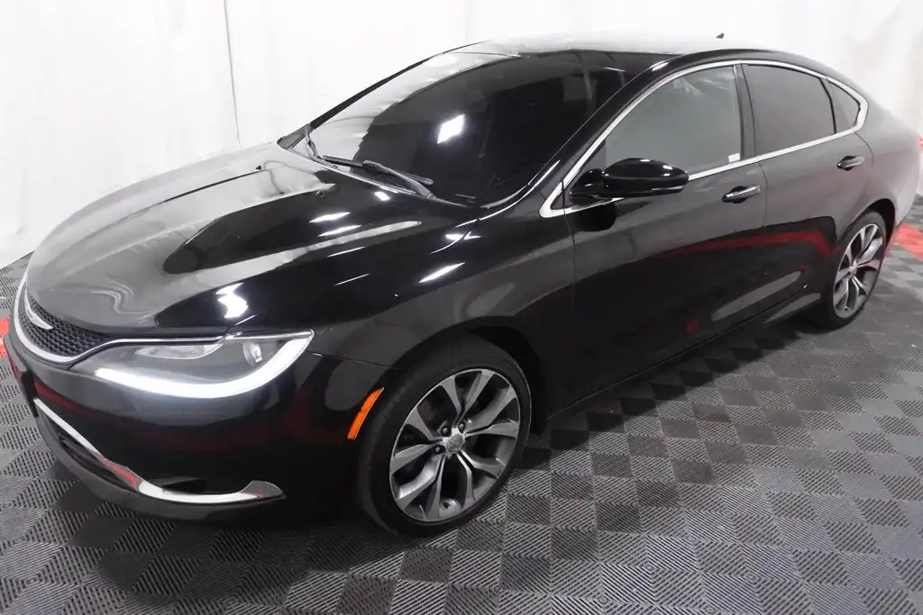 2016 Chrysler 200 C's photo
