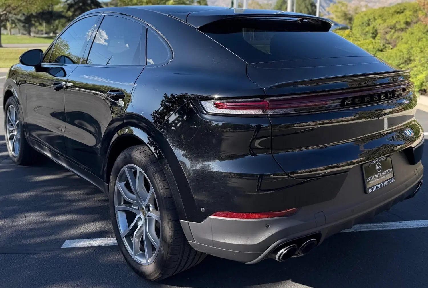 2024 Porsche Cayenne Base photo 5