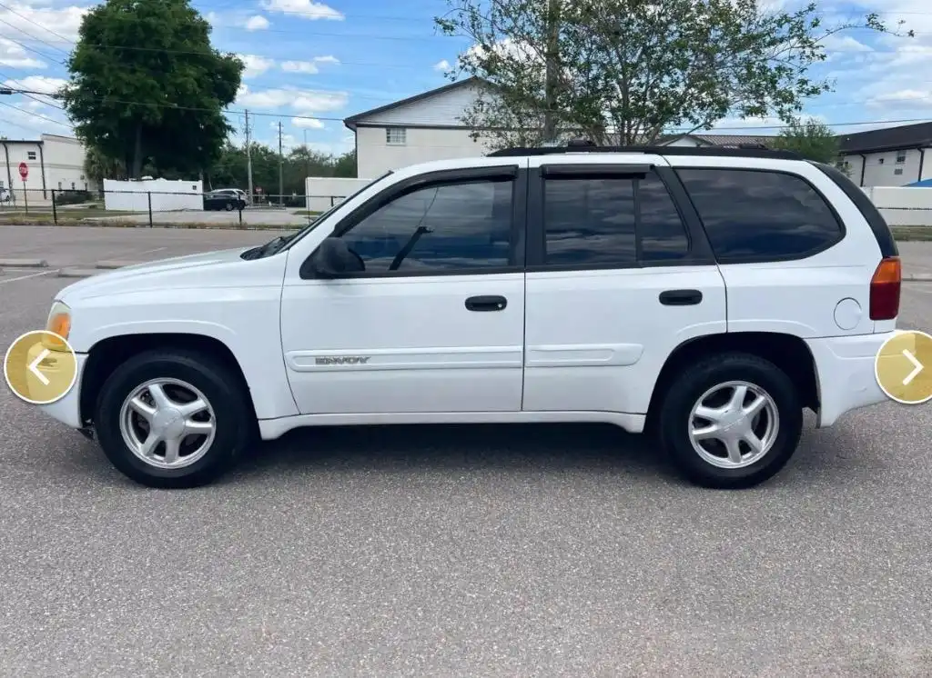 2005 GMC Envoy 4WD SLE's photo