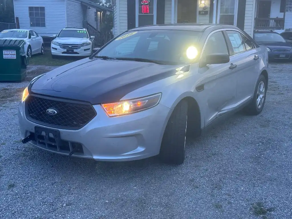 2016 Ford Taurus's photo