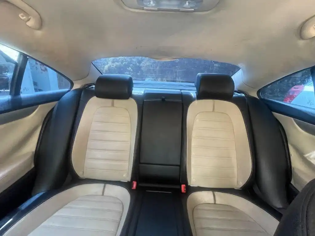 2011 Volkswagen CC Tiptronic Sport's photo
