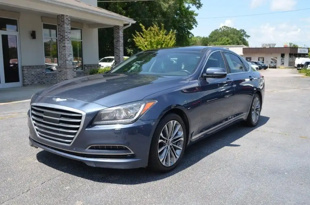 2015 Hyundai Genesis 3.8 AWD's photo