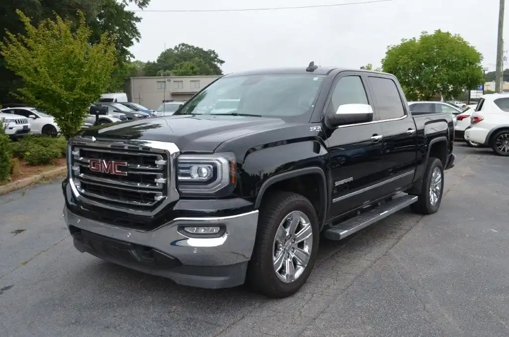 2017 GMC Sierra 4WD Crew Cab Short Box SLT's photo