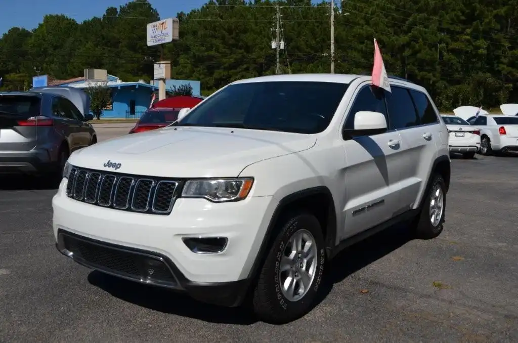 2017 Jeep Grand Cherokee Laredo E's photo