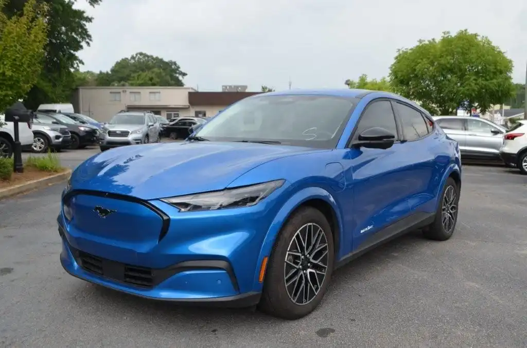 2025 Ford Mustang-Mach-e Premium's photo