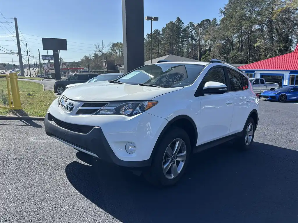 2015 Toyota RAV4 XLE's photo