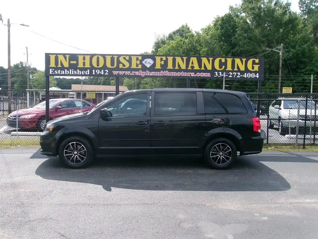 2016 Dodge Grand Caravan R/T's photo