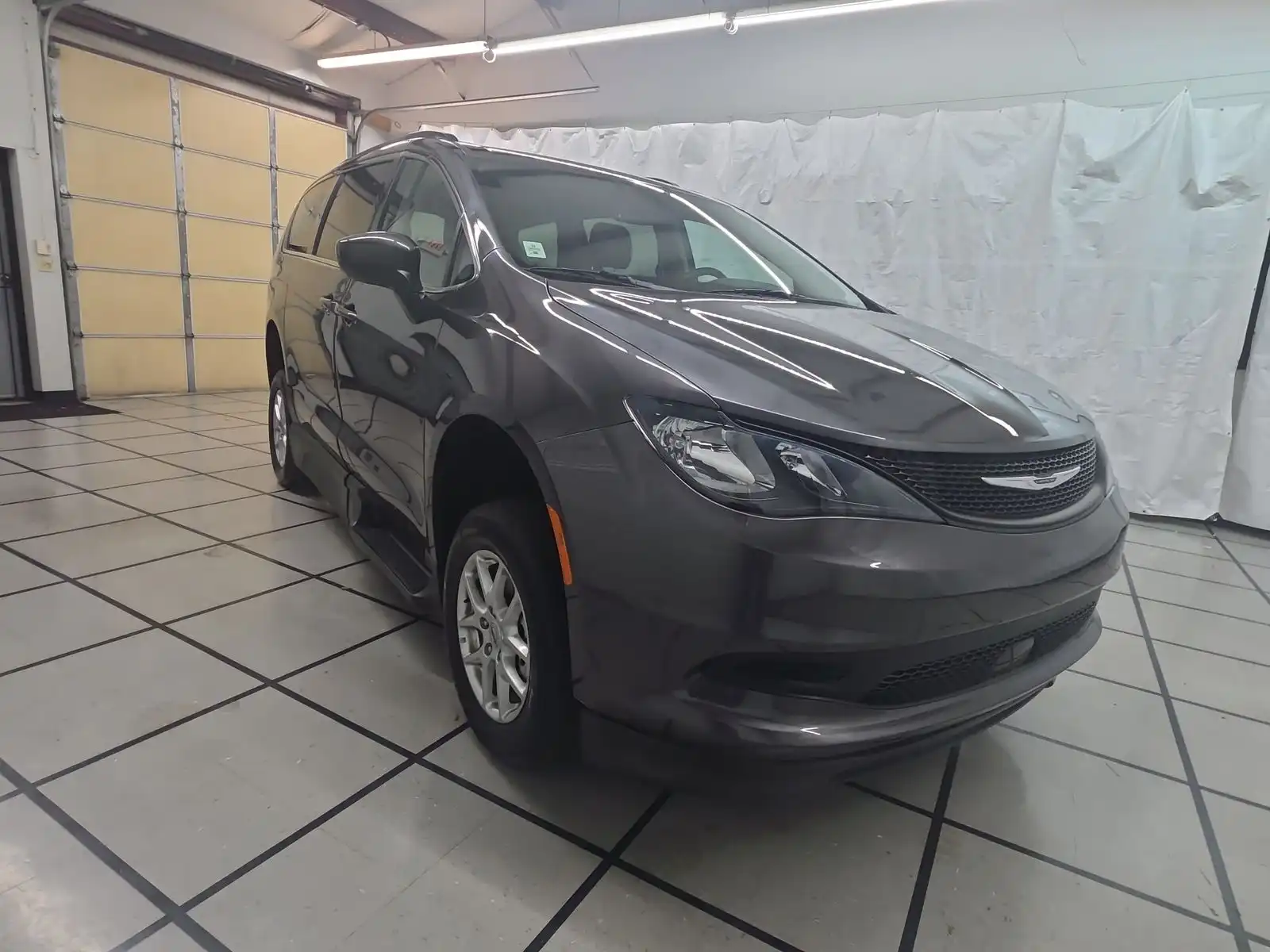 2021 Chrysler Voyager LXI's photo